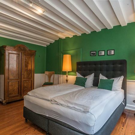 Privatzimmer In Bester Altstadtlage ทือบิงเงิน ภายนอก รูปภาพ