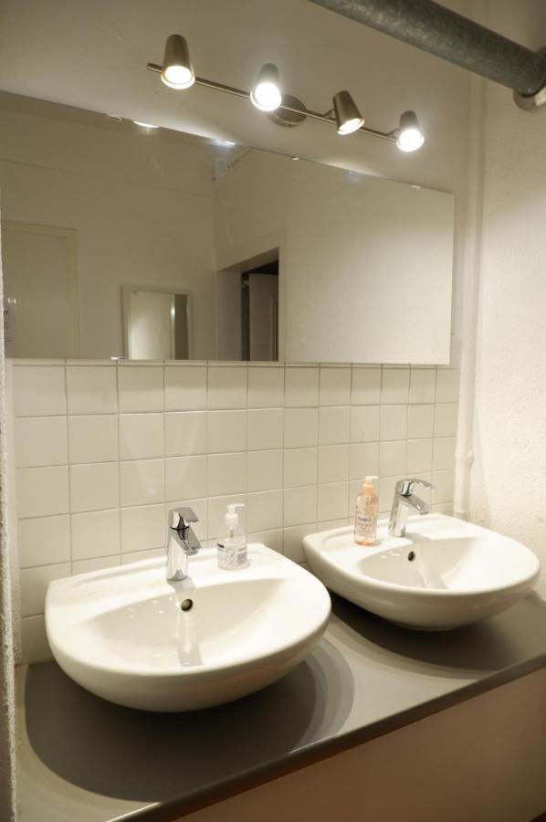 Privatzimmer In Bester Altstadtlage ทือบิงเงิน ภายนอก รูปภาพ