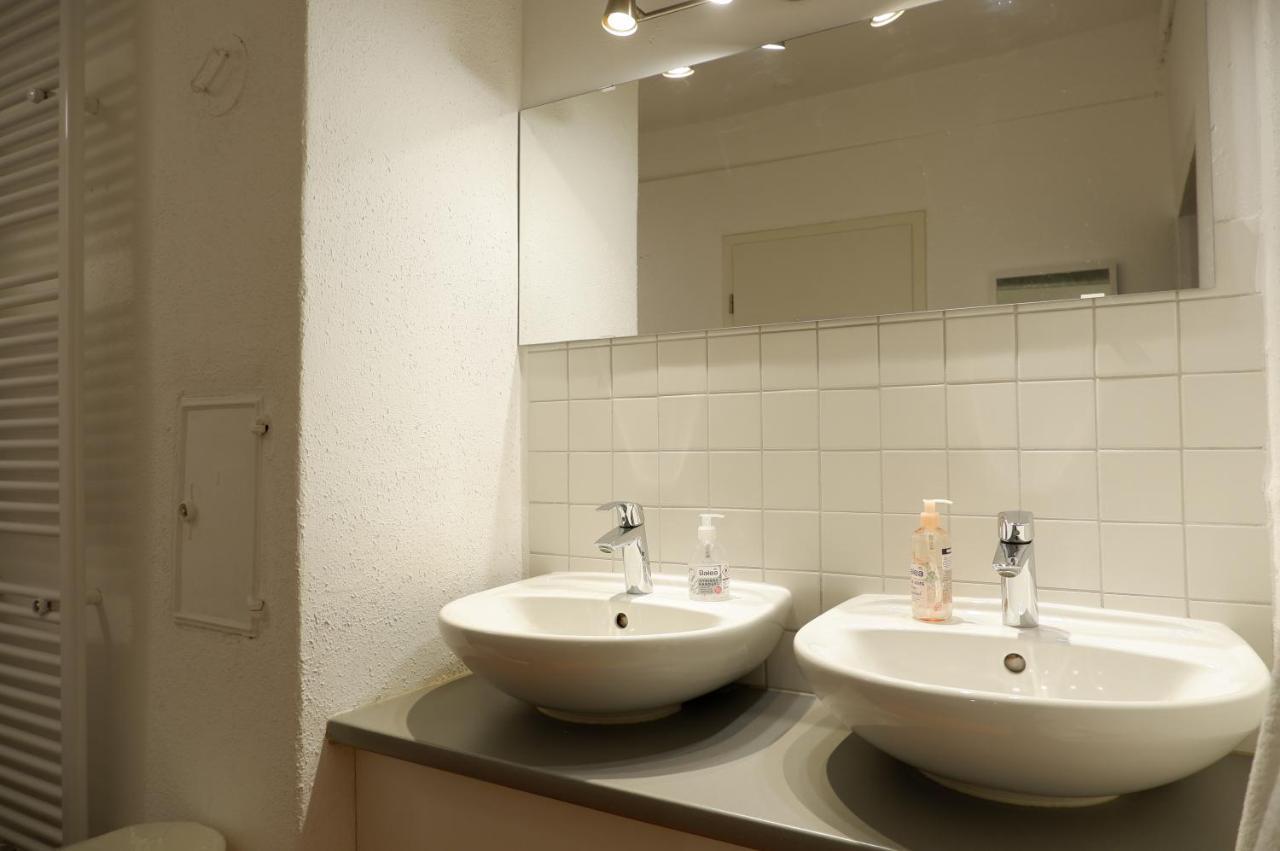 Privatzimmer In Bester Altstadtlage ทือบิงเงิน ภายนอก รูปภาพ
