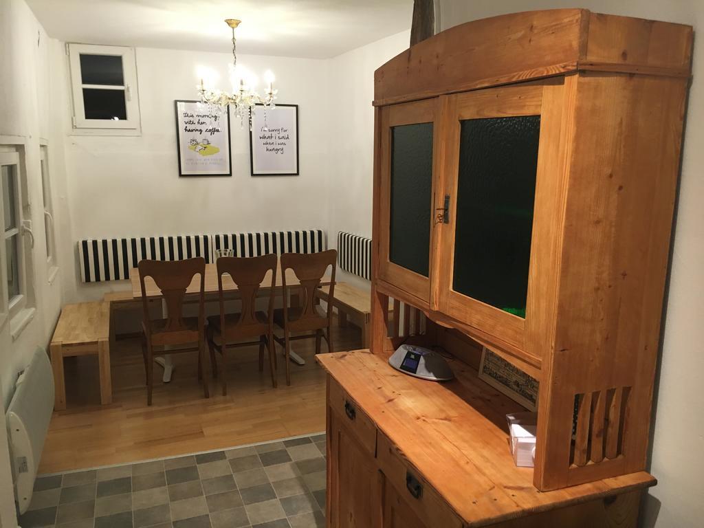 Privatzimmer In Bester Altstadtlage ทือบิงเงิน ภายนอก รูปภาพ