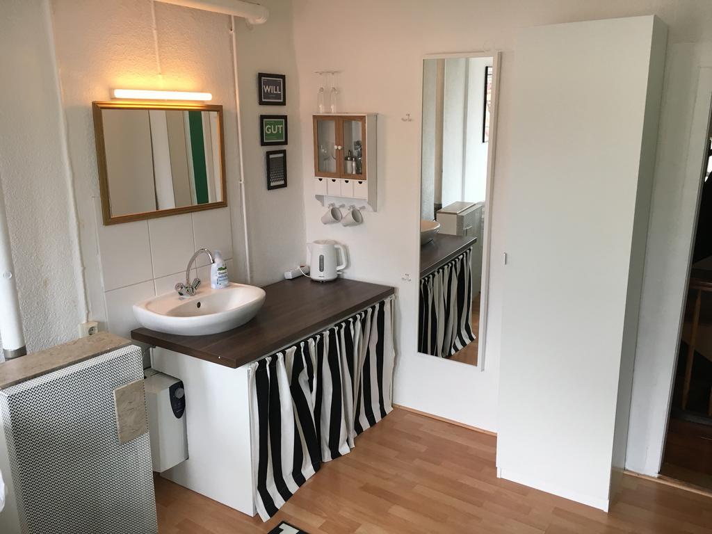 Privatzimmer In Bester Altstadtlage ทือบิงเงิน ห้อง รูปภาพ