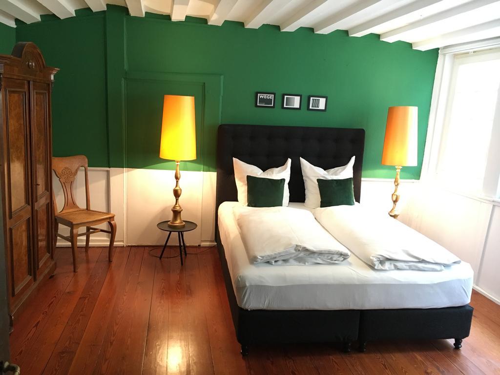 Privatzimmer In Bester Altstadtlage ทือบิงเงิน ห้อง รูปภาพ