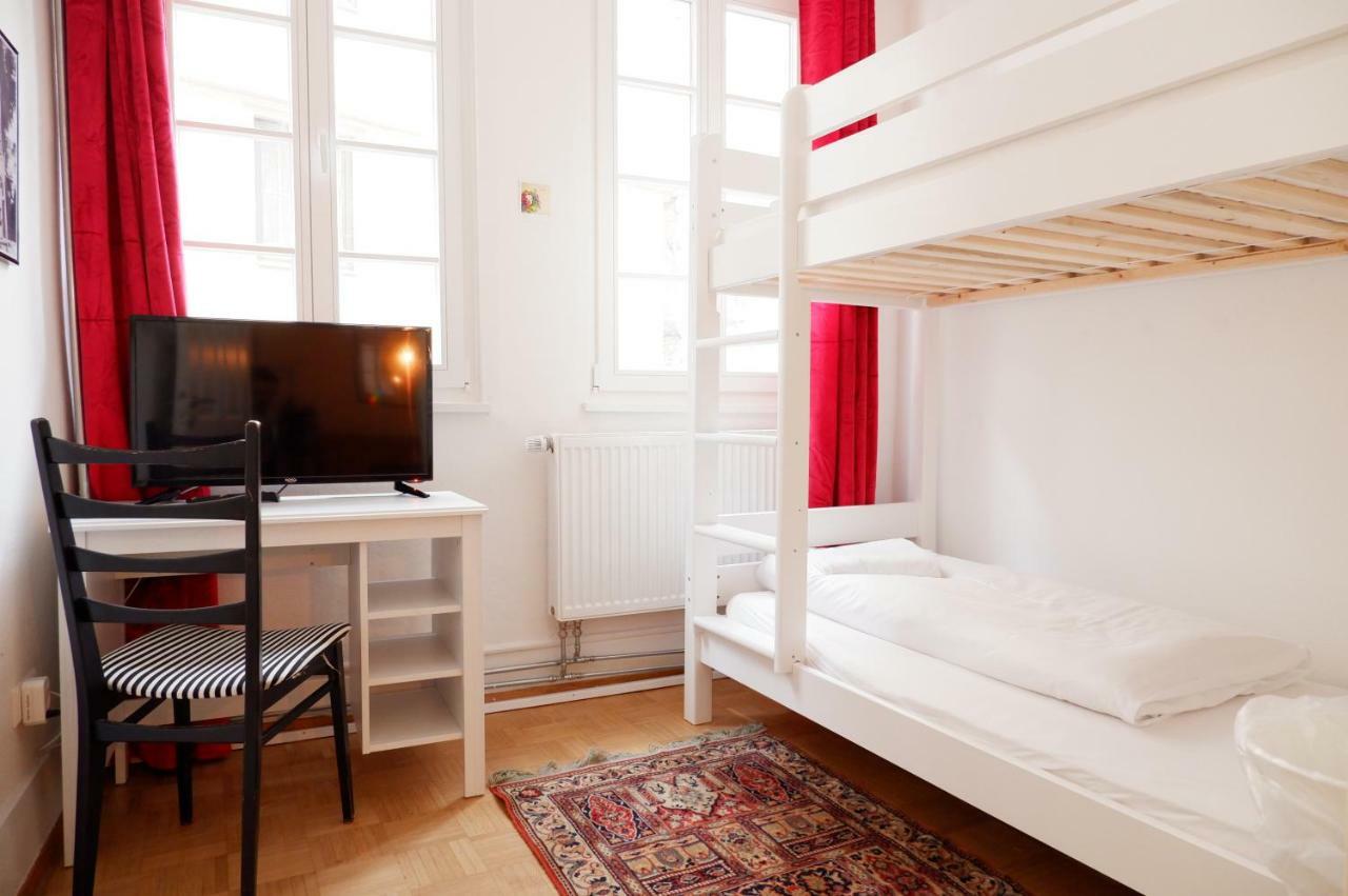 Privatzimmer In Bester Altstadtlage ทือบิงเงิน ภายนอก รูปภาพ