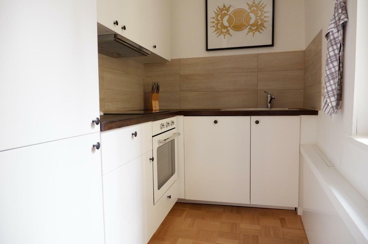 Privatzimmer In Bester Altstadtlage ทือบิงเงิน ภายนอก รูปภาพ